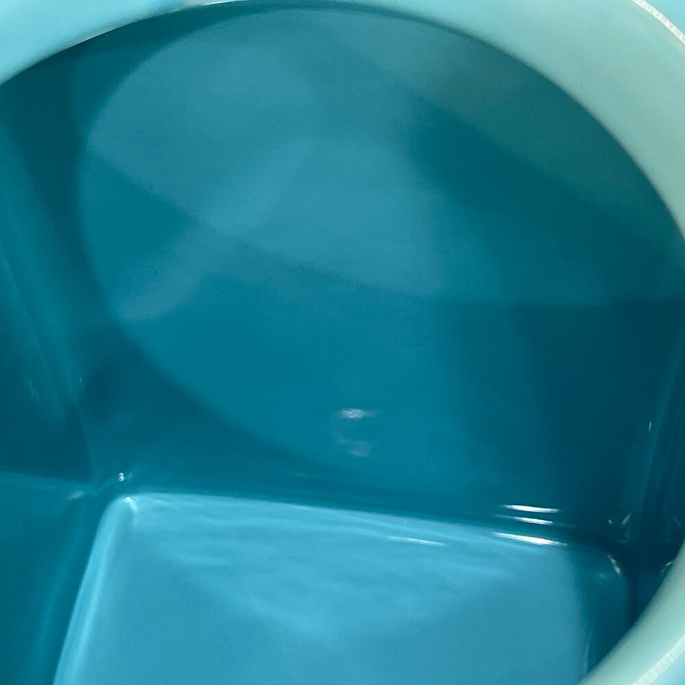 Vintage Aqua Blue Ceramic Canister (9.5" x 5" x 5") - Picture 4 of 15